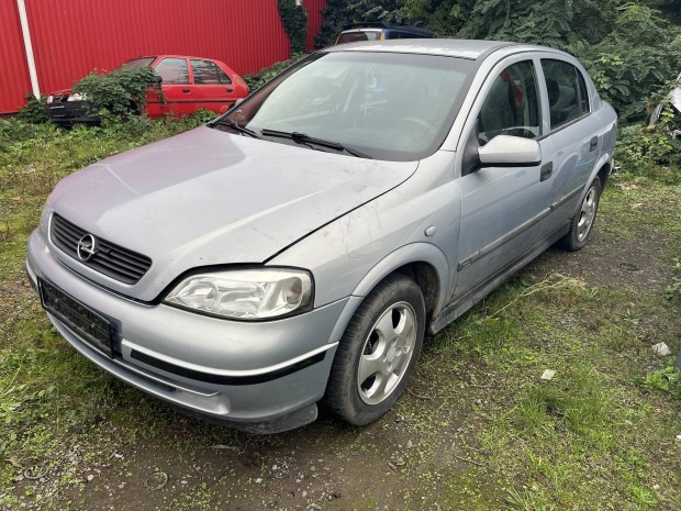 Opel Astra G 1.2,1.4,1.6b,2.0d 5ajtós,combi alkatrészek