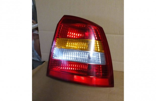 Opel Astra G Jobb Hátsó Lámpa bontott, repedt