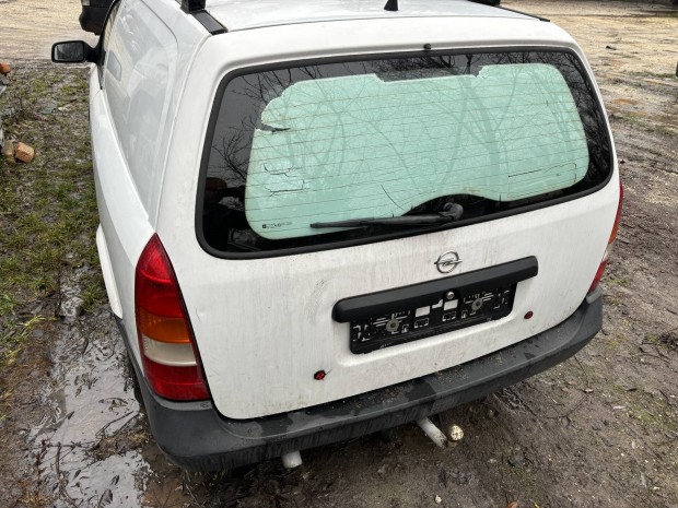 Opel Astra G csomagt�r ajt� l�mpa l�kh�r�t� von�horog 