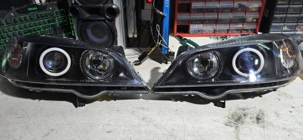 Opel Astra G egyedi fekete h�tteres f�nysz�r� ledesre alak�tva