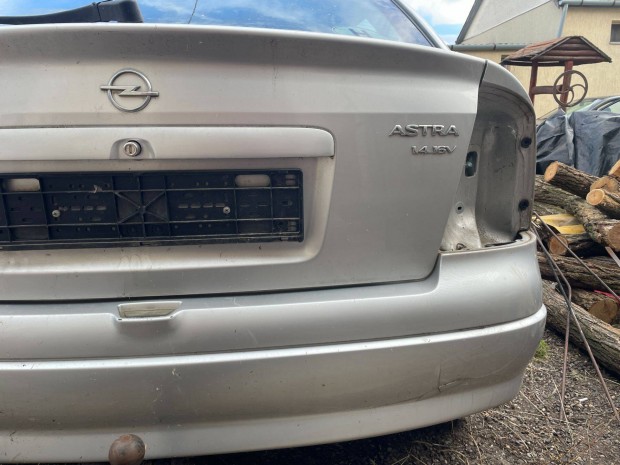 Opel Astra G hats ajt