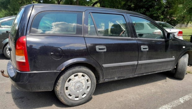 Opel Astra G hinyosan alkatrsznek elad. Motor, vlt, kat. nincs