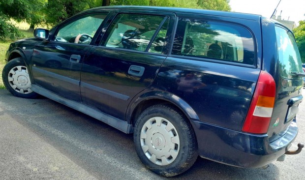 Opel Astra G kombi 1.4 benzines Twinport alkatrésznek eladó. kat nincs