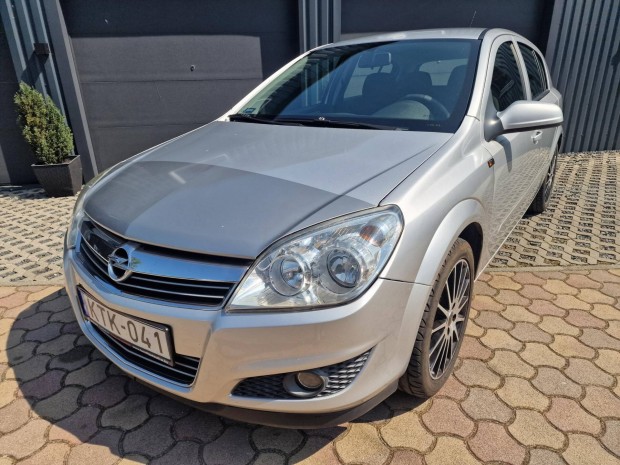 Opel Astra H 1.4 Cosmo Magyarországi. Vezetett...