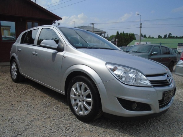 Opel Astra H 1.4 Enjoy Sérülésmentes!