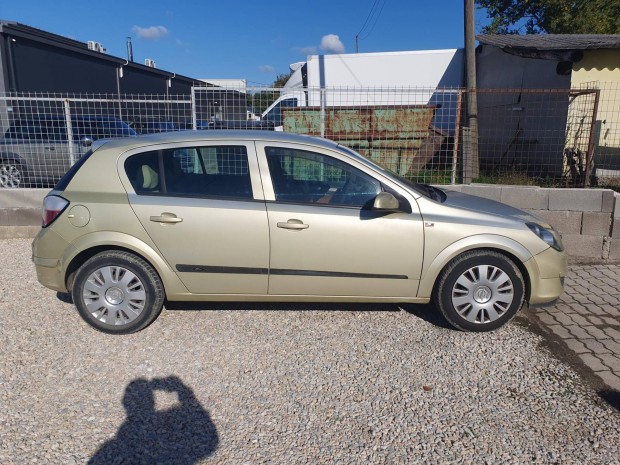 Opel Astra H 1.4 Enjoy vizsga:2027.04.19
