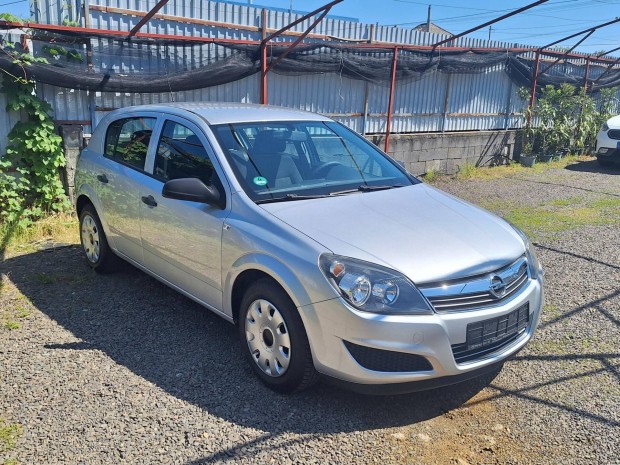Opel Astra H 1.4 Essentia