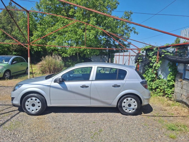 Opel Astra H 1.4 Essentia