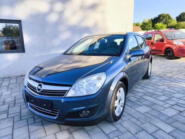 Opel Astra H 1.4 Essentia 143eKm! Klíma! Tempom...