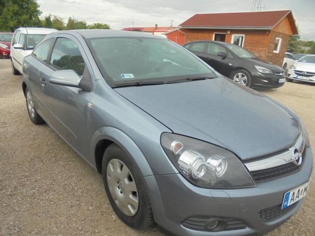 Opel Astra H 1.4 GTC Cosmo Szervizknyves