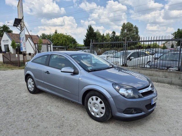 Opel Astra H 1.4 GTC Enjoy Szervizkönyves. Veze...