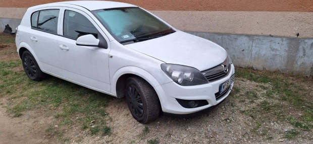 Opel Astra H 1.6 Classic III Easytronic