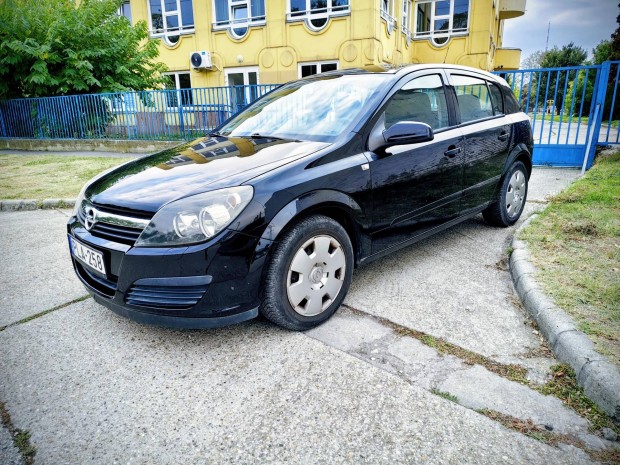 Opel Astra H 1.6 Cosmo Friss műszaki tempomat