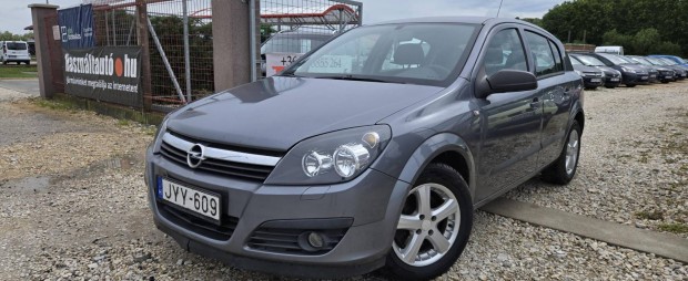 Opel Astra H 1.6 Elegance 1év vizsga.Ülésfűtés