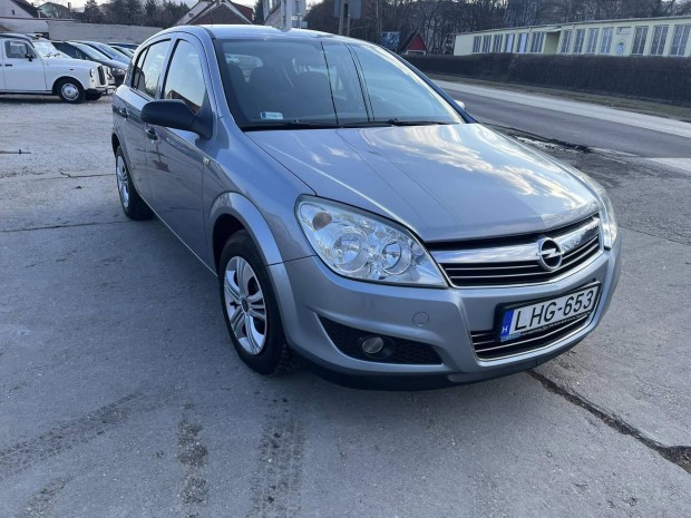 Opel Astra H 1.6 Enjoy