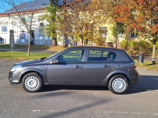 Opel Astra H 1.6 Enjoy