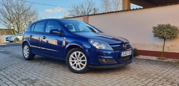 Opel Astra H 1.6 Enjoy Szerviknyves!!! Azonnal...
