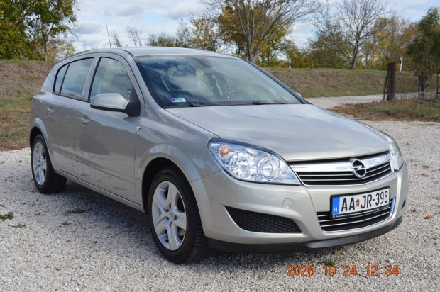 Opel Astra H 1.6 Essentia