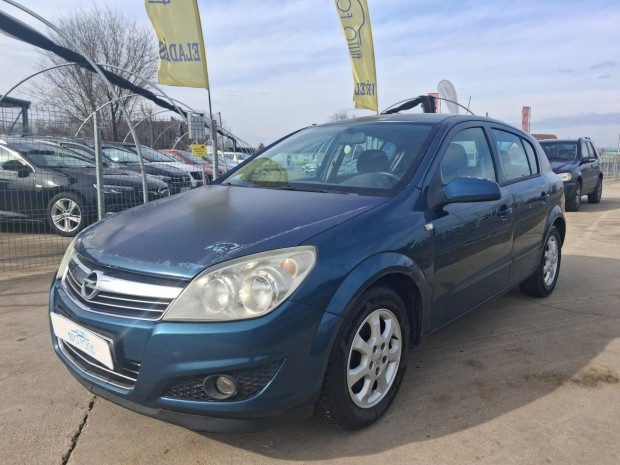 Opel Astra H 1.6 Essentia Gondosan Szervizelt