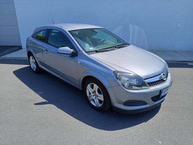 Opel Astra H 1.6 GTC Enjoy