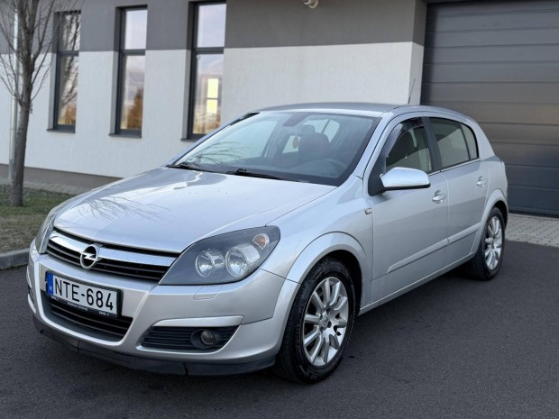 Opel Astra H 1.6 Sport Easytronic 2. Tulajt�l//...
