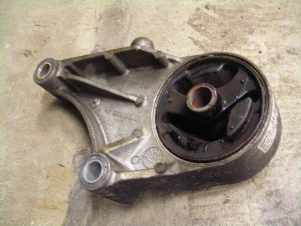 Opel Astra H 1.7 CDTi BAK / Gener�tortart� , V�lt�tart� , Motortart�