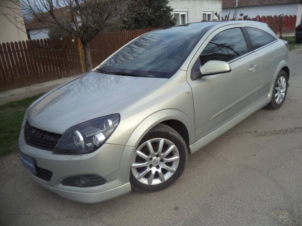 Opel Astra H 1.8 GTC Essentia