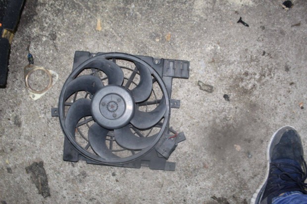 Opel Astra H 1.9D 2004-2008 Z19DTH klmaventiltor kerettel 13158655