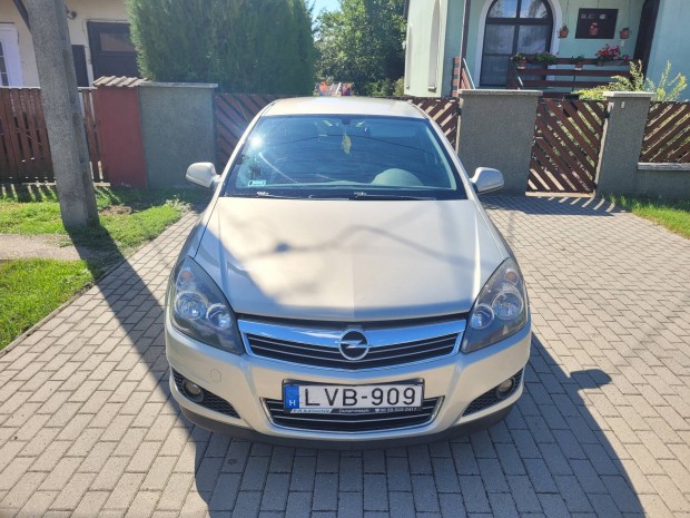 Opel Astra H 2011
