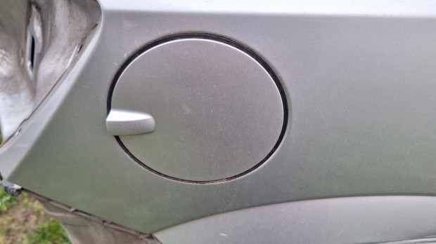 Opel Astra H 5 ajtós tankajtó Z157