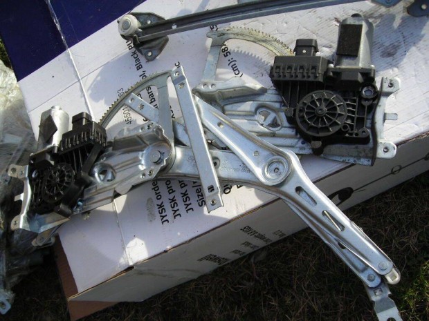 Opel Astra H Ablakemelő motor / első - hátsó / Kapcsoló