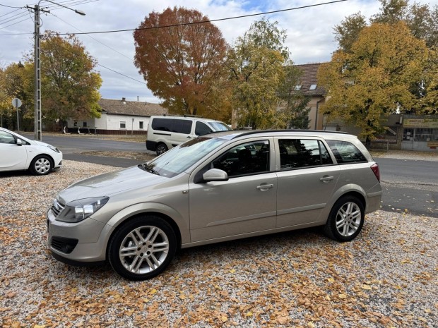 Opel Astra H Caravan 1.6 Enjoy Vonhorog. llf...