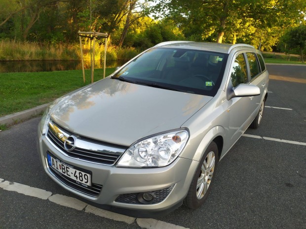 Opel Astra H Caravan 1,9 CDTI Automata, jól felszerelt