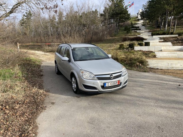 Opel Astra H Caravan 1.9 CDTI Essentia