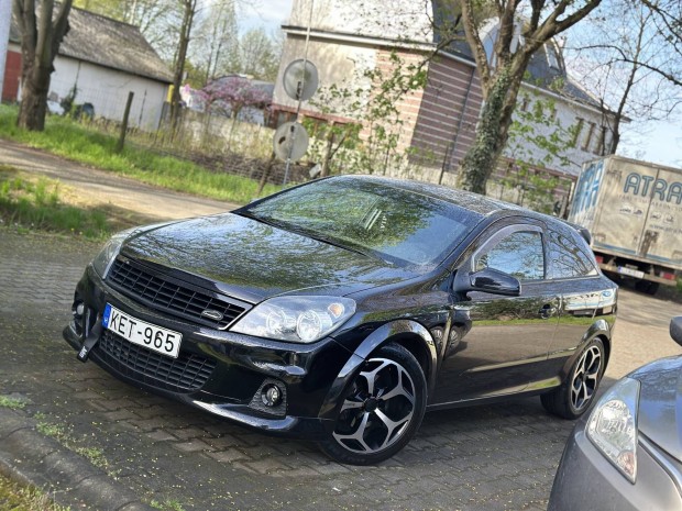 Opel Astra H GTC