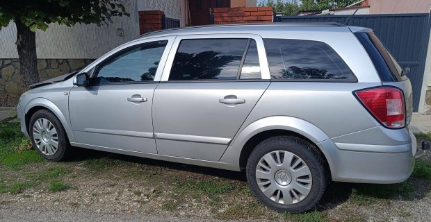Opel Astra H Karavan 1.6 Enjoy sérült