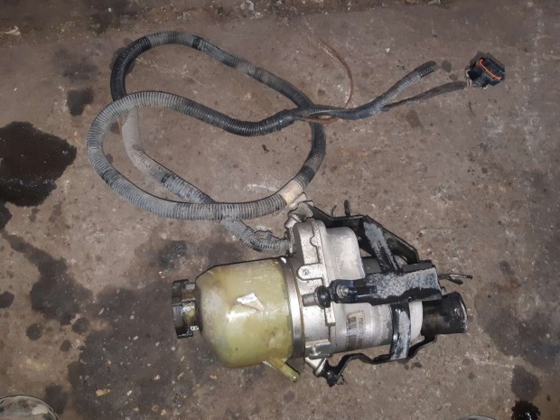 Opel Astra H Korm�nyszerv� Szivatty� + Szerv� Tart�ly