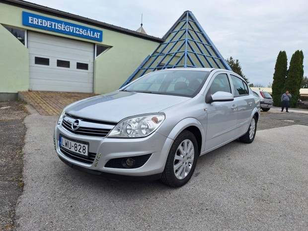 Opel Astra H Sedan 1.6 Cosmo Magyarorszgi 1393...