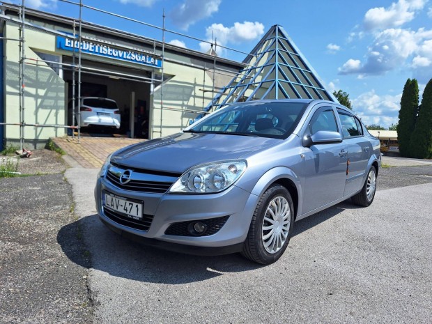 Opel Astra H Sedan 1.6 Cosmo Magyarorszgi 1807...