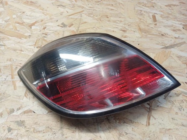 Opel Astra H (2004-2009) Bal H�ts� L�mpa