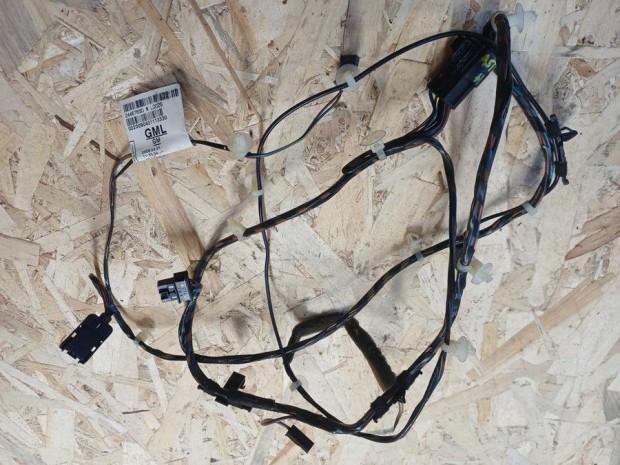 Opel Astra H (2004-2009) Csomagt�rajt� K�belk�teg