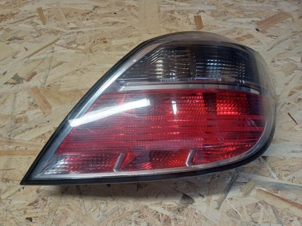 Opel Astra H (2004-2009) Jobb H�ts� L�mpa