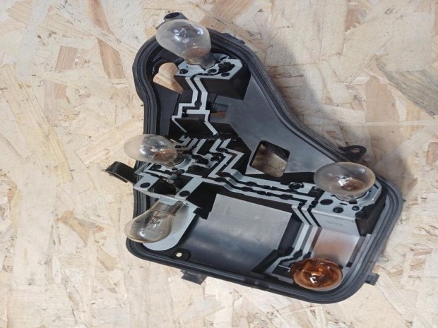 Opel Astra H (2004-2009) Jobb H�ts� L�mpa Foglalat