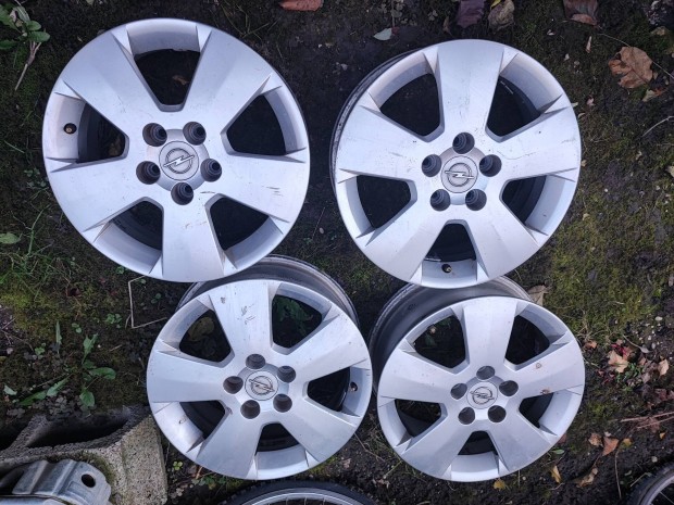 Opel Astra H, Corsa alufelni 16"