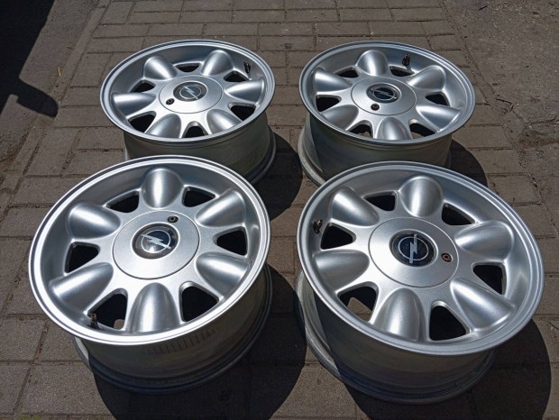 Opel Astra H, Omega, Zafira, Vectra B 15" 5x110-es Intra alufelnik
