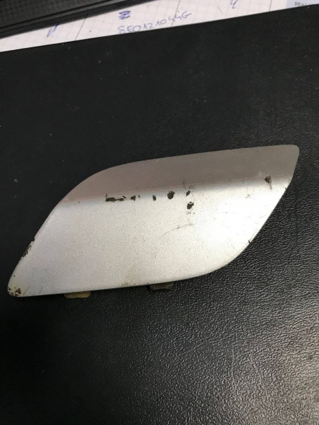 Opel Astra H _ első vonószem burkolat 375 768 702