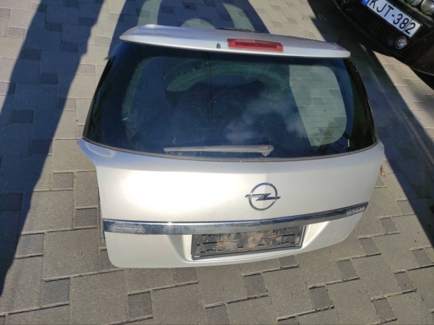Opel Astra H ajt csomagtr ajt karpsszria elem
