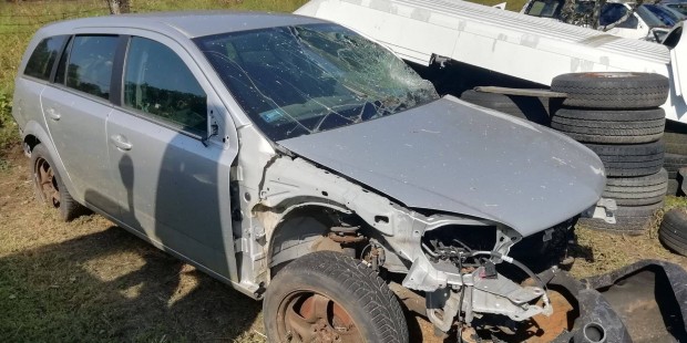 Opel Astra H alkatrész eladó