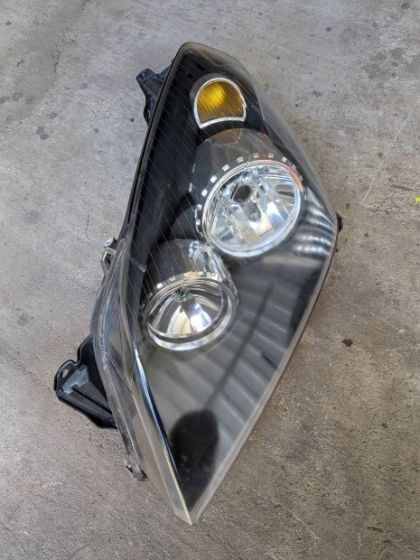 Opel Astra H bal első fényszóró lámpa