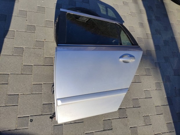Opel Astra H caravan kombi hátsó ajtó ajtók